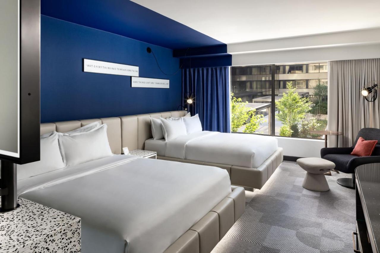 W Toronto Hotel Exterior photo
