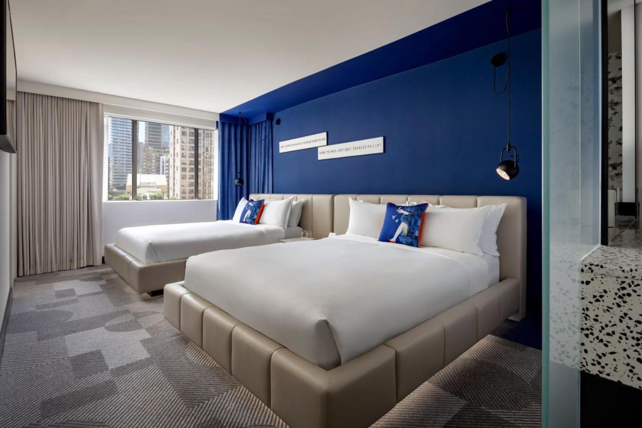 W Toronto Hotel Exterior photo