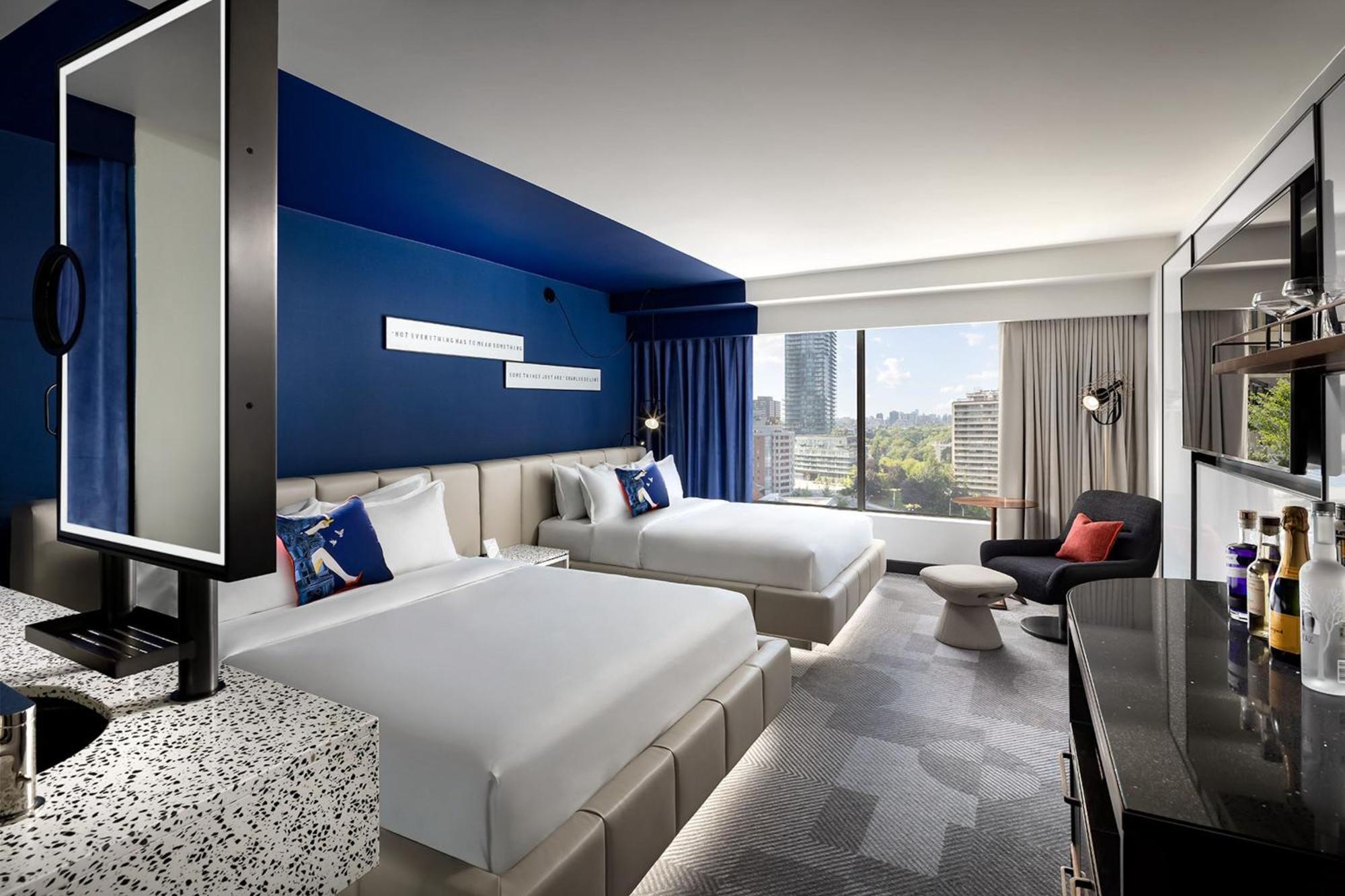 W Toronto Hotel Exterior photo